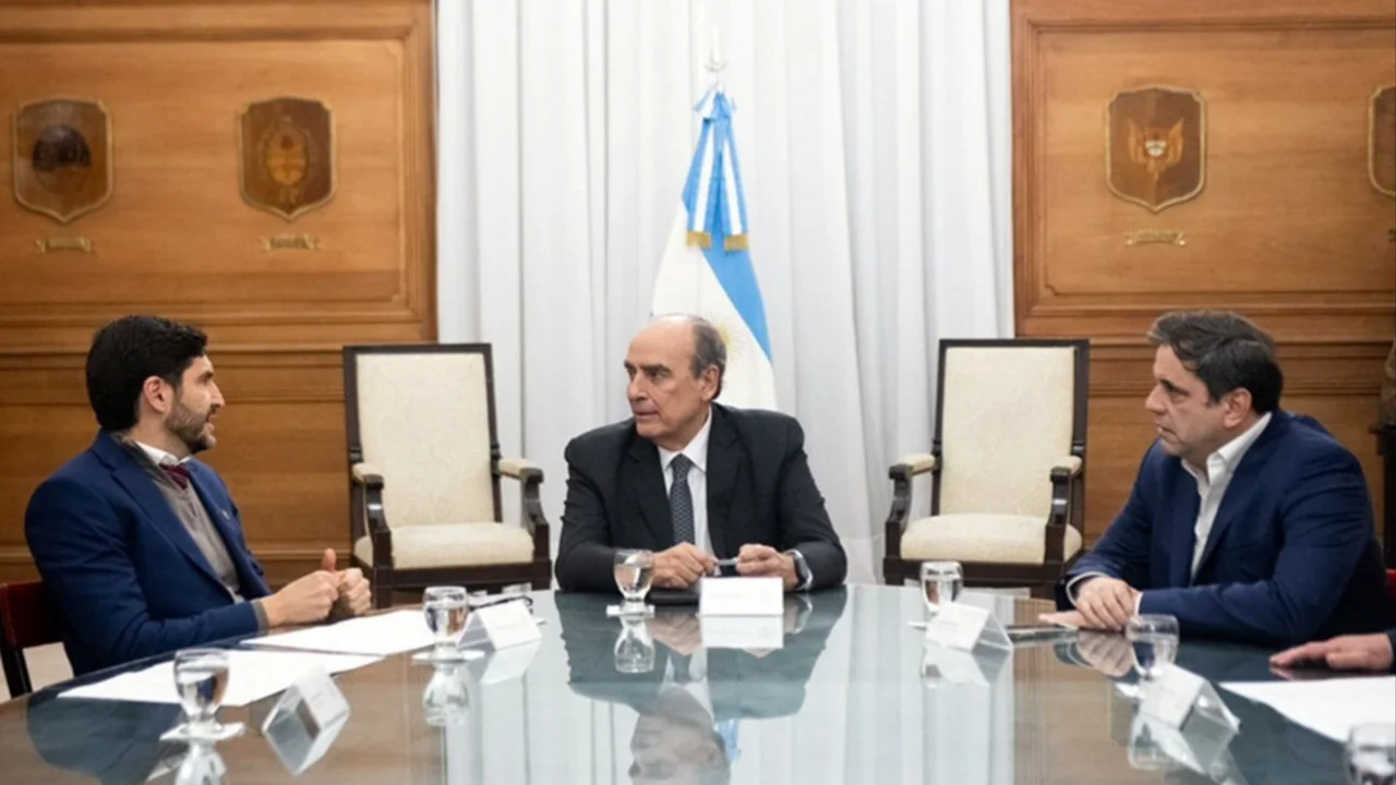 Pullaro firmó un acuerdo con Francos para retomar obras públicas frenadas