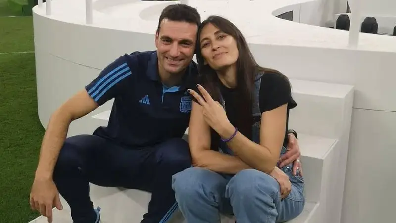 Imagen de Lionel Scaloni y su esposa Elisa Montero