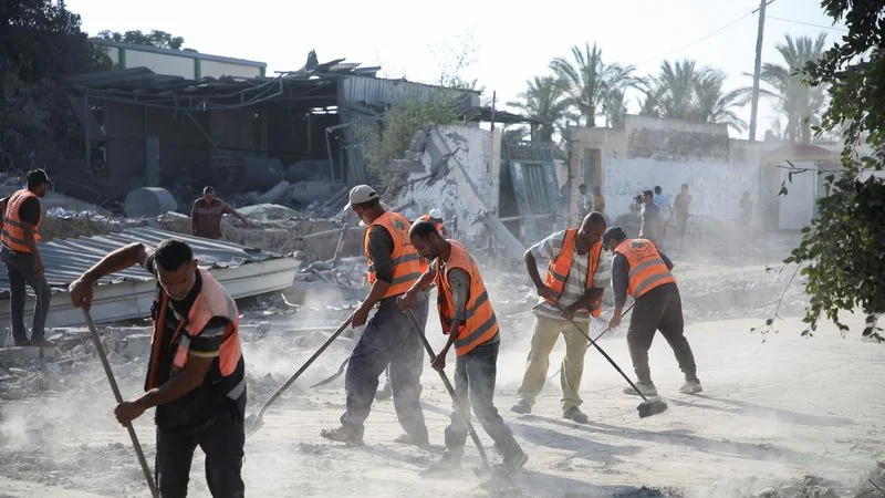 Israel ataca un barrio de la ciudad de Gaza y ordena a los palestinos que se dirijan al sur