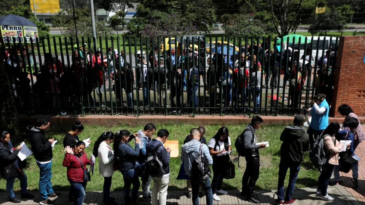 Desempleo en Colombia cede en mayo