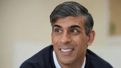 Sunak afirma estar dolido y enfadado por insulto racista de voluntario del partido Reform UK Sunak afirma estar dolido y enfadado por insulto racista de voluntario del partido Reform UK