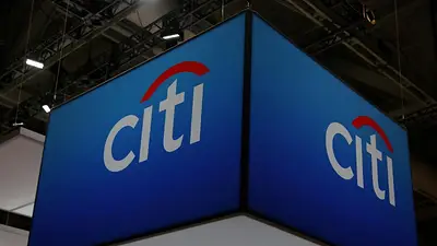 Activistas climáticos son detenidos tras una protesta en la sede de Citi en Nueva York Activistas climáticos son detenidos tras una protesta en la sede de Citi en Nueva York
