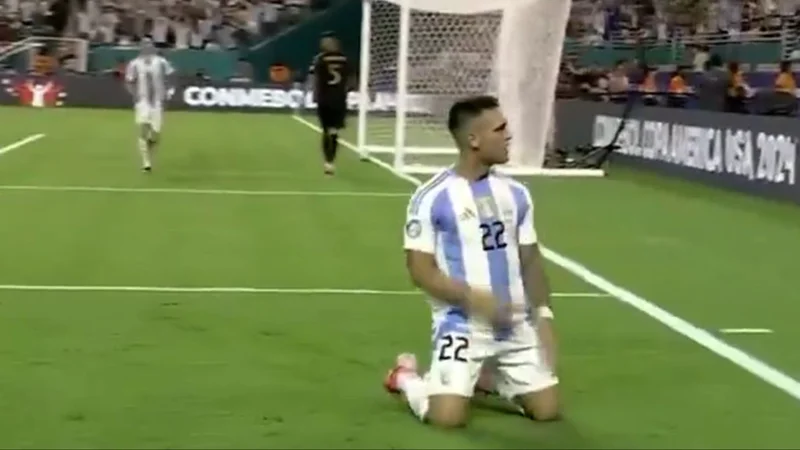 Los goles de Lautaro Martínez contra Perú y el emocionante gesto con Messi