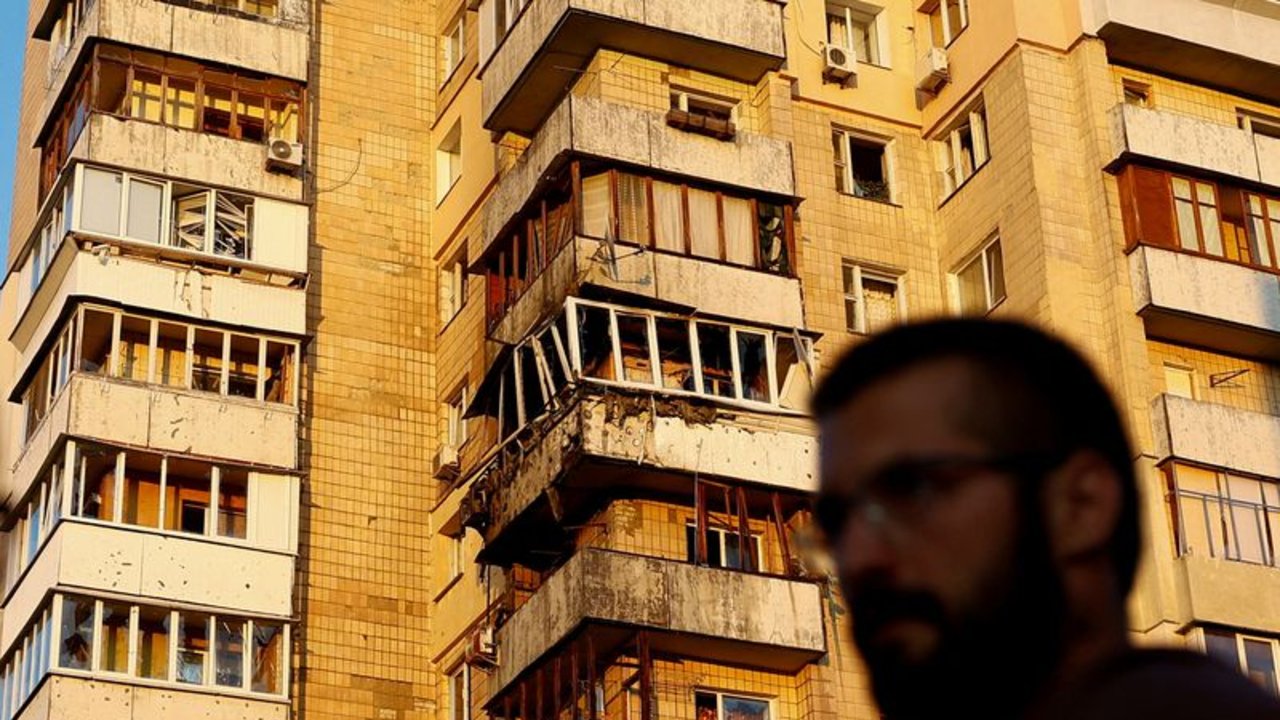 Rusia ataca las dos mayores ciudades de Ucrania, Kiev y Járkov