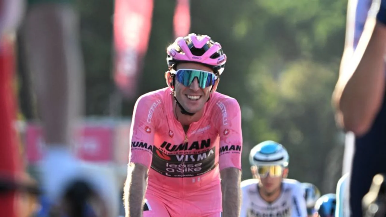 Yates se proclama campeón del Giro de Italia en su segunda victoria en una gran vuelta