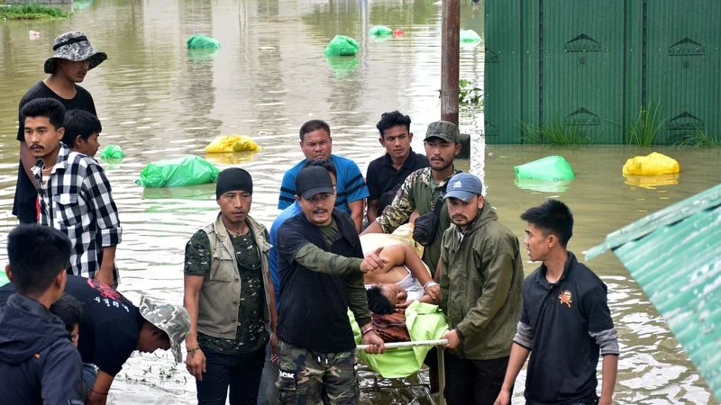 Al menos 34 muertos en el noreste de India tras fuertes inundaciones