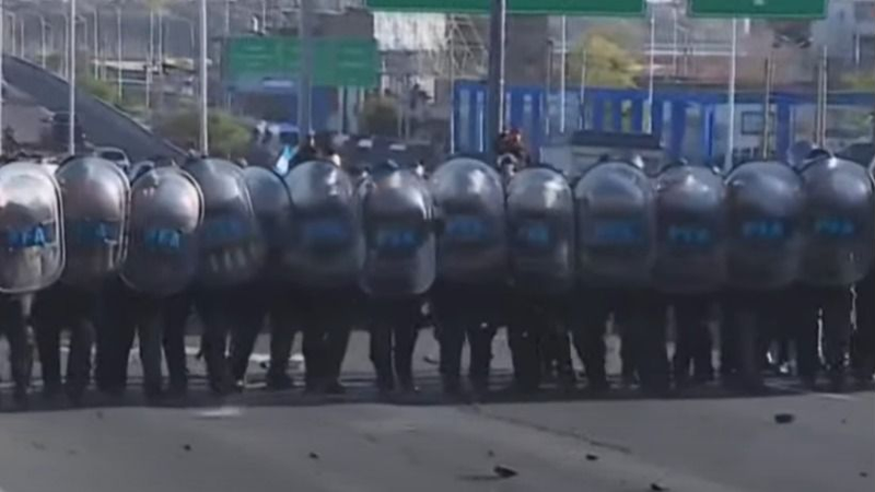 Trabajadores de La Salada insisiten con el reclamo para que se reabra el predio