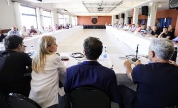 Post acto del MDF, Kicillof reúne a su tropa de intendentes en un almuerzo | Provincia de buenos aires