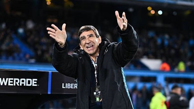 Racing Club, Gustavo Costas, mercado de pases, América de Cali