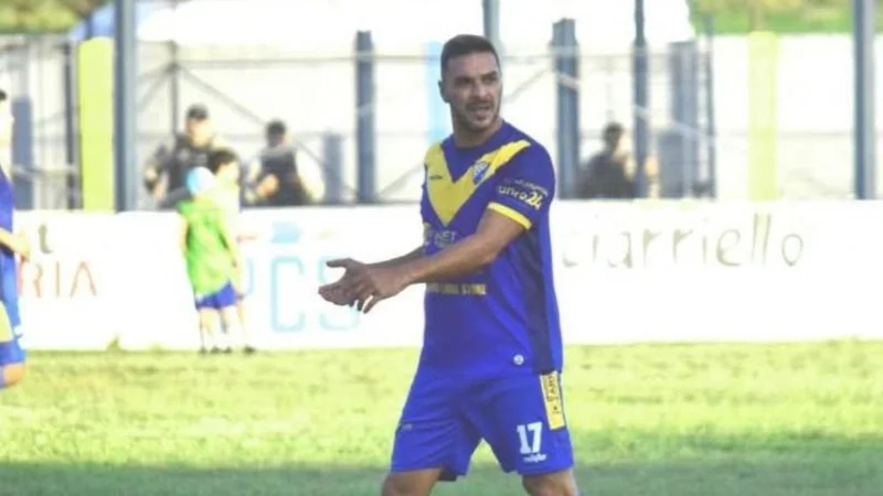 Dolor en el fútbol argentino por la muerte de un jugador en pleno partido