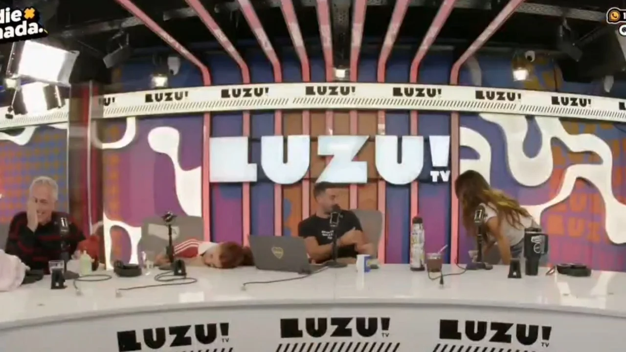 Qué figura de Luzu TV sufrió un accidente escatológico en pleno vivo. Qué le pasó a Momi Giardina en Luzu TV. Momi Giardina se orinó encima en Luzu TV.
