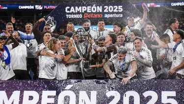 Platense y PSG campeones inéditos: el juego de las diferencias (y de los parecidos) entre el oro y el barro