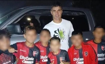 Escándalo: Newell's sancionó a nenes por sacarse una foto con un jugador de Central | Fútbol argentino