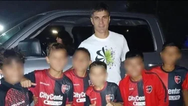 Insólita medida de Newell's: sancionó a chicos de 9 años por sacarse fotos con Malcorra