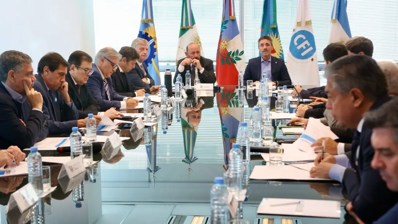 Los gobernadores exigen ver a Milei por la caída de la recaudación y la falta de obras