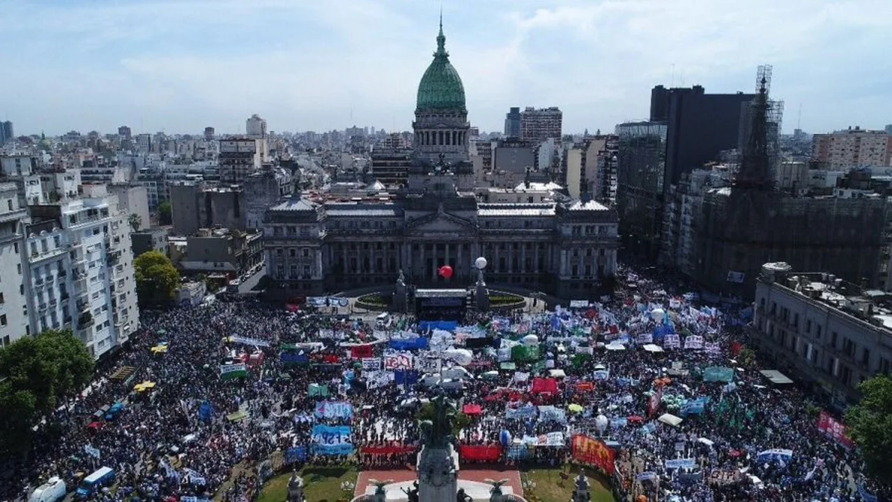 Otro día de marchas: médicos, mujeres, discapacitados y jubilados contra Milei