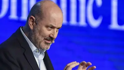 Sturzenegger dijo que el Garrahan es "un gasto" y reveló qué le pidió Milei por el dólar Sturzenegger dijo que el Garrahan es "un gasto" y reveló qué le pidió Milei por el dólar
