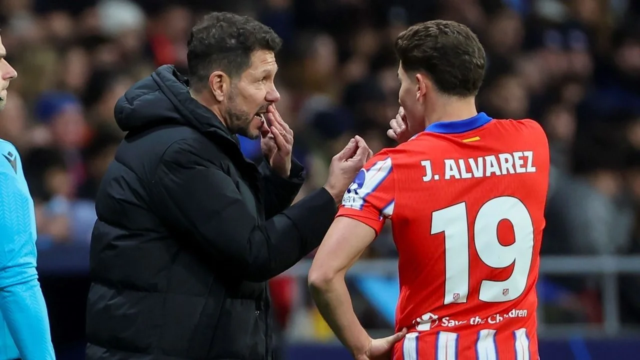 El Cholo Simeone estalló por el penal de Julián Álvarez 3 meses después: "Ultrajo"