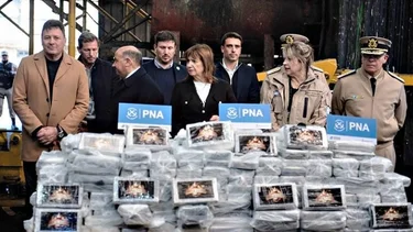 El show de Bullrich en Santa Fe: quemó cocaína, llevó a un candidato libertario y la tildaron de hacer "campaña berreta"