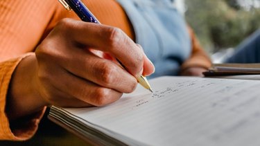 ¿Sos más racional o emocional? La forma en que escribís el número 8 lo revela, según al grafología