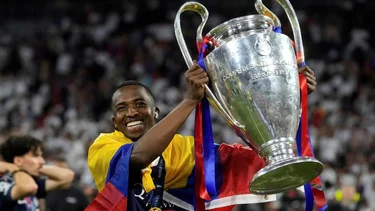 La impactante historia de Willian Pacho, de PSG: debutó el mismo día que murió su madre