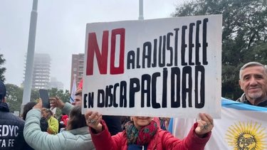 Prestadores de servicios para personas con discapacidad vuelven a manifestarse: "Instituciones que tengan que cerrar"