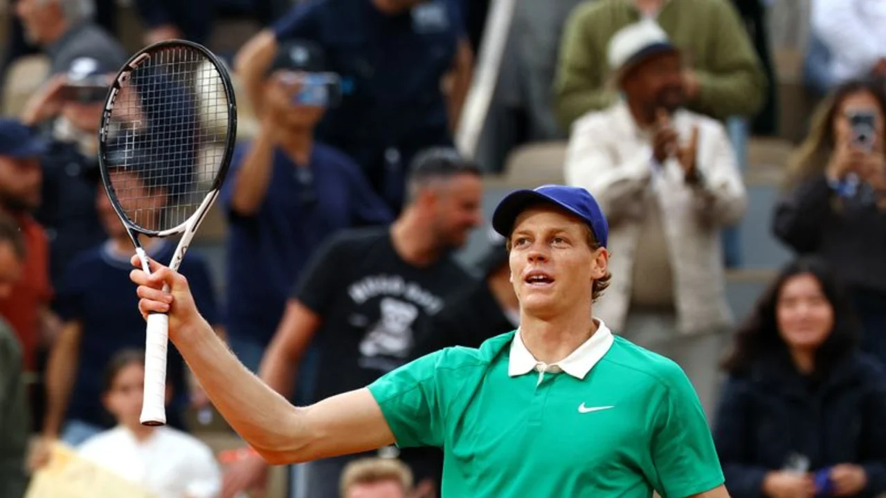 Un sólido Sinner supera a Bublik y se clasifica para semifinales del Abierto de Francia