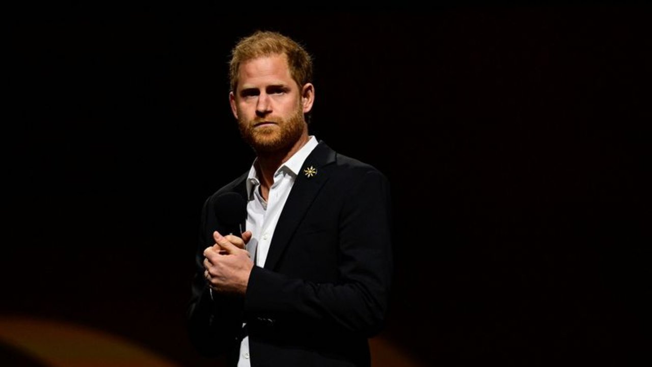 El príncipe Enrique estudia cambiarse el apellido por Spencer, según The Guardian