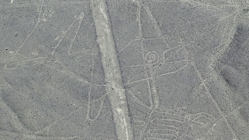 Líneas de Nasca en Perú, bajo amenaza de cientos de minas tras recorte del área protegida
