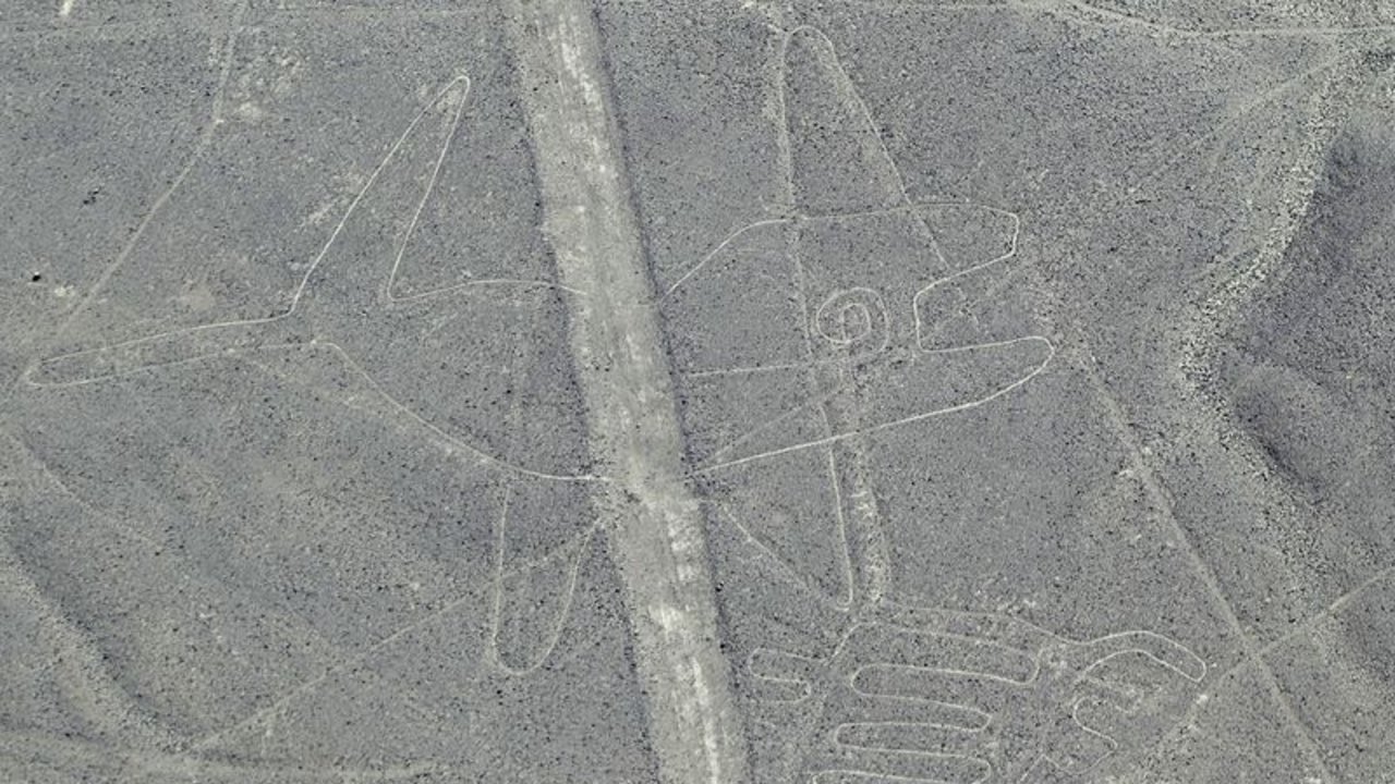 Líneas de Nasca en Perú, bajo amenaza de cientos de minas tras recorte del área protegida