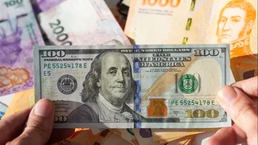 Cómo pagar los dólares de la tarjeta en junio de 2025 y evitar los recargos