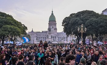 La mega marcha contra Milei avanza a pesar del desmedido operativo policial | Congreso