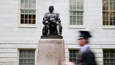 EEUU suspende la entrada de alumnos internacionales que estudian en Harvard EEUU suspende la entrada de alumnos internacionales que estudian en Harvard