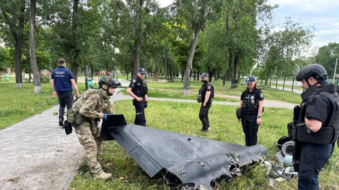 El ataque de drones rusos causa cinco muertos y 23 heridos, según autoridades ucranianas