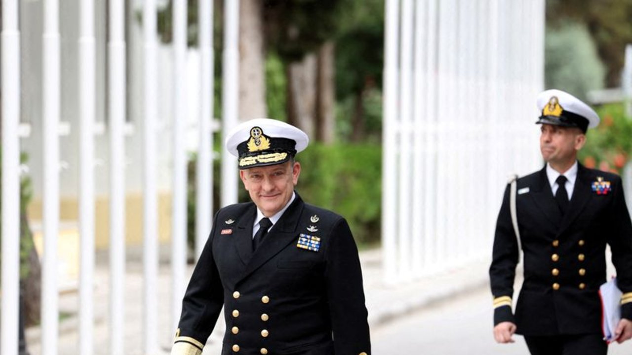 Tráfico marítimo en mar Rojo sube 60% por descenso de ataques hutíes: comandante de la UE