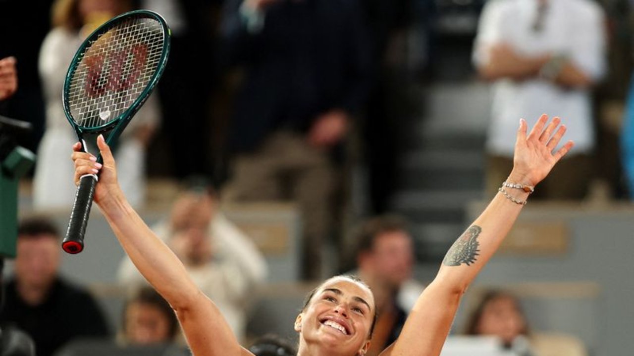 Sabalenka destrona a la tetracampeona Swiatek y alcanza la final del Abierto de Francia