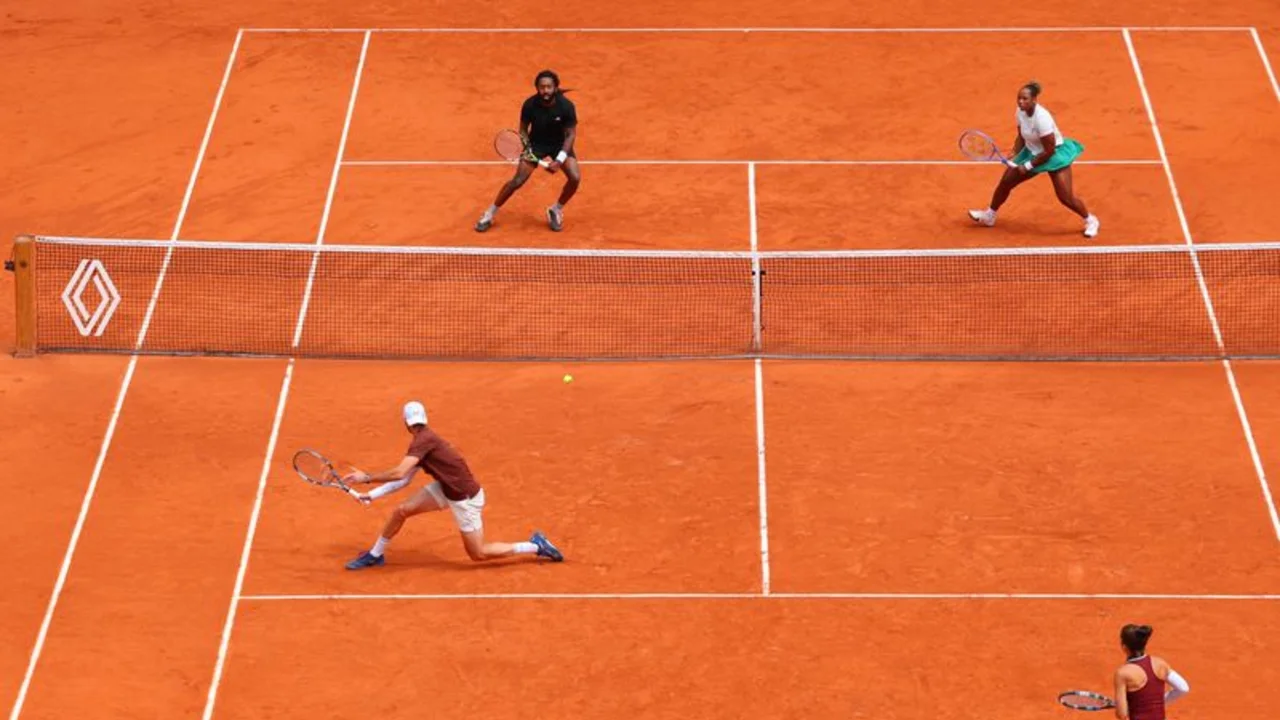 Errani y Vavassori ganan título de dobles mixtos del Abierto de Francia