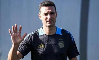 No juega Messi: Scaloni sorprende con la formación | Selección argentina