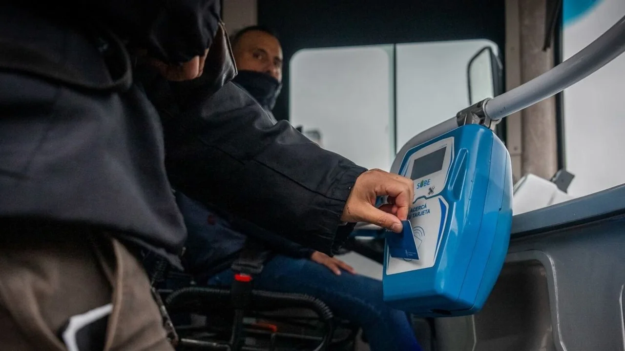 Cómo viajar gratis en colectivo. Boletos gratis en colectivo con la app de BNA+. Boletos de colectivo bonificados al 100% con la app de BNA+.