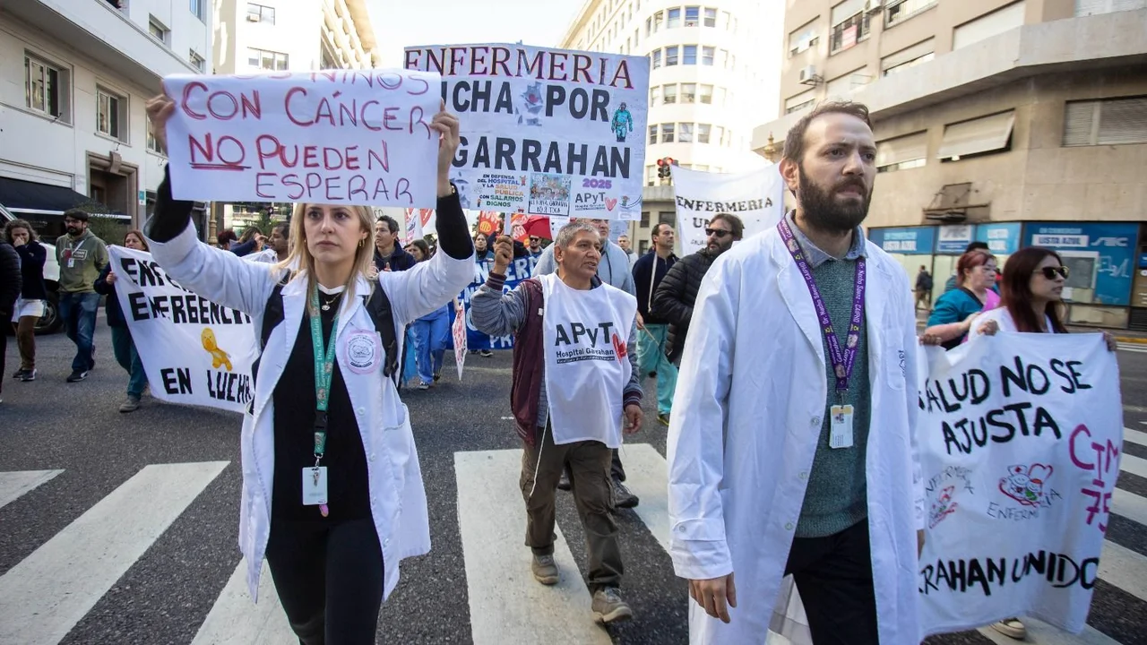 "Necesitamos que nos apoyen": los desgarradores testimonios de los trabajadores del hospital en la marcha por el Garrahan