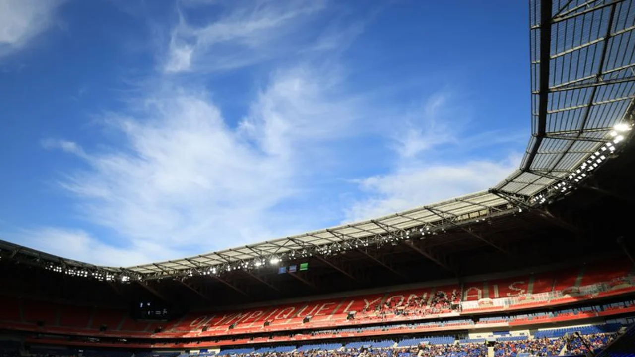 Dos futbolistas de la Ligue 1 son sancionados por ocultar un distintivo contra la homofobia