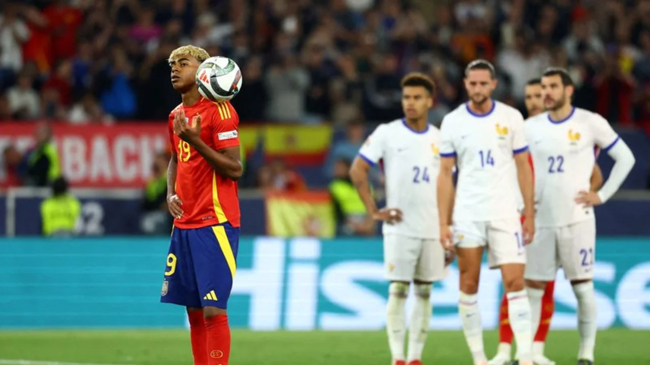 Lamine Yamal ha dado un golpe en la mesa para el Balón de Oro, dice De la Fuente
