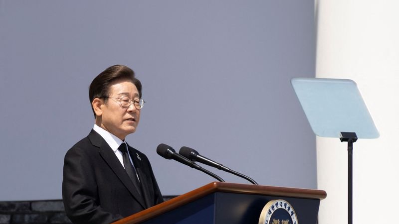 Trump y nuevo presidente surcoreano hablan por teléfono, reporta oficina de Lee