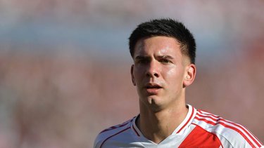 ¿En qué posición juega Franco Mastantuono?