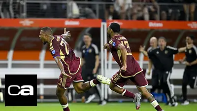 Venezuela gana 2-0 a su rival Bolivia y se mantiene en repechaje camino al Mundial Venezuela gana 2-0 a su rival Bolivia y se mantiene en repechaje camino al Mundial
