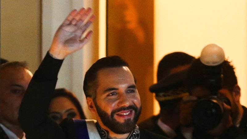 Detienen a prominente abogado constitucionalista salvadoreño crítico de Bukele