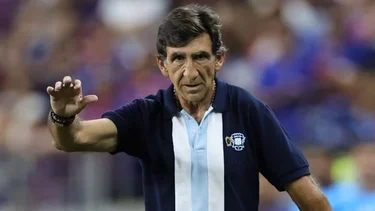 Se fue con polémica de Boca y suena para reforzar al Racing de Costas: "Una llamada"