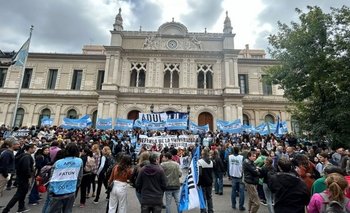 Docentes universitarios de Santa Fe vuelven al paro por 48 horas contra el ajuste de Milei | Santa fe