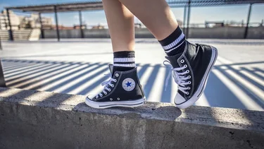 Zapatillas Converse y Le Coq por menos de 40 mil pesos: dónde queda el outlet