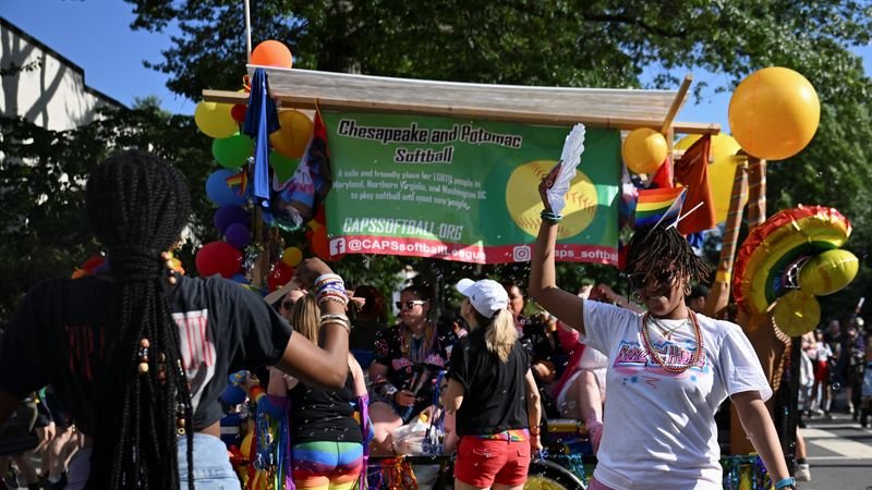 Con rabia y humor, la manifestación del Orgullo Mundial apunta a Trump en Washington